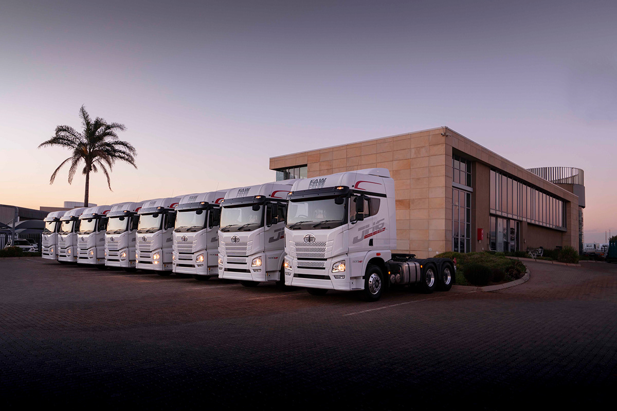 FAW Trucks South Africa - JH6 Group Photo