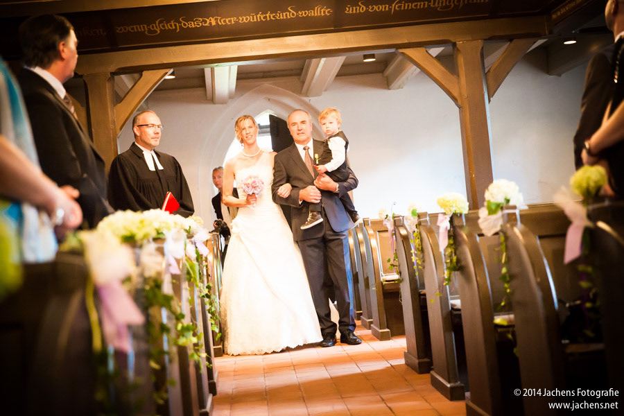 hochzeitsreportage Hochzeitsfotografie brautpaarfotos Bremerhaven havenwelten ringstedt