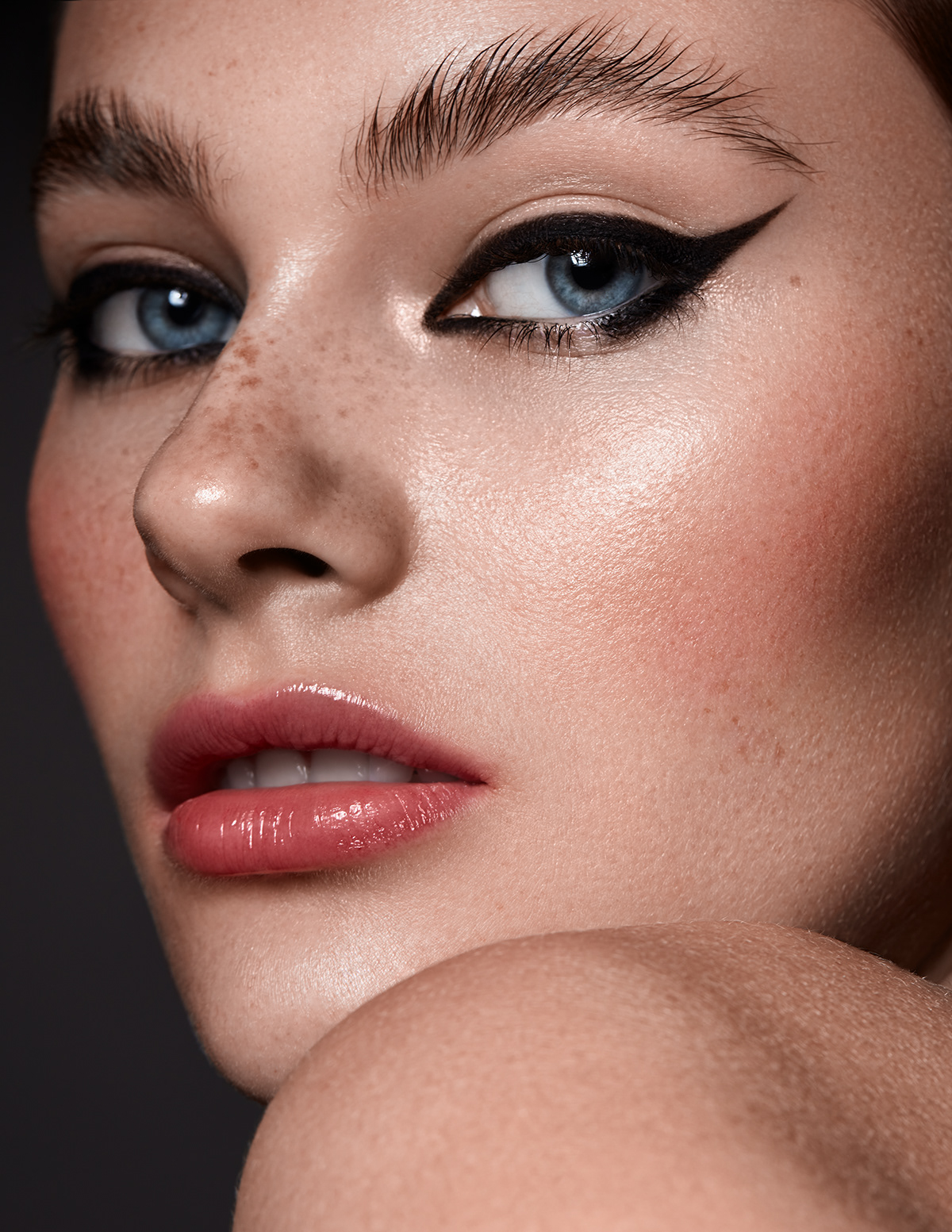 beauty editorial BEAUTY PHOTOGRAPHER beauty retouch fashion model liubov pogorela makeup retoucher