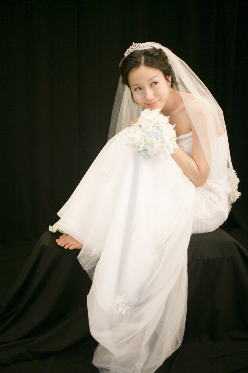 rehearsal wedding snap portrait Photography  studio photographer bride beauty dress