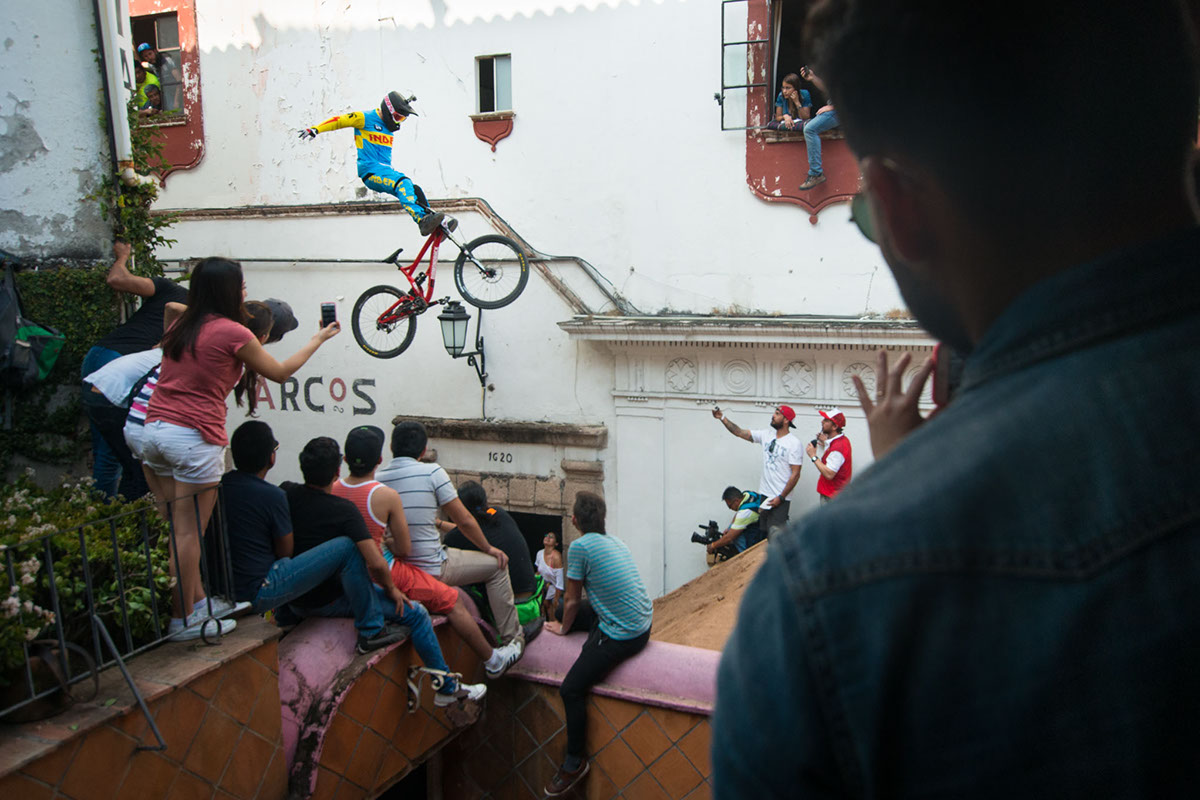downhill altius Taxco mexico Urban Street Downhill Taxco 2015 Bike rider