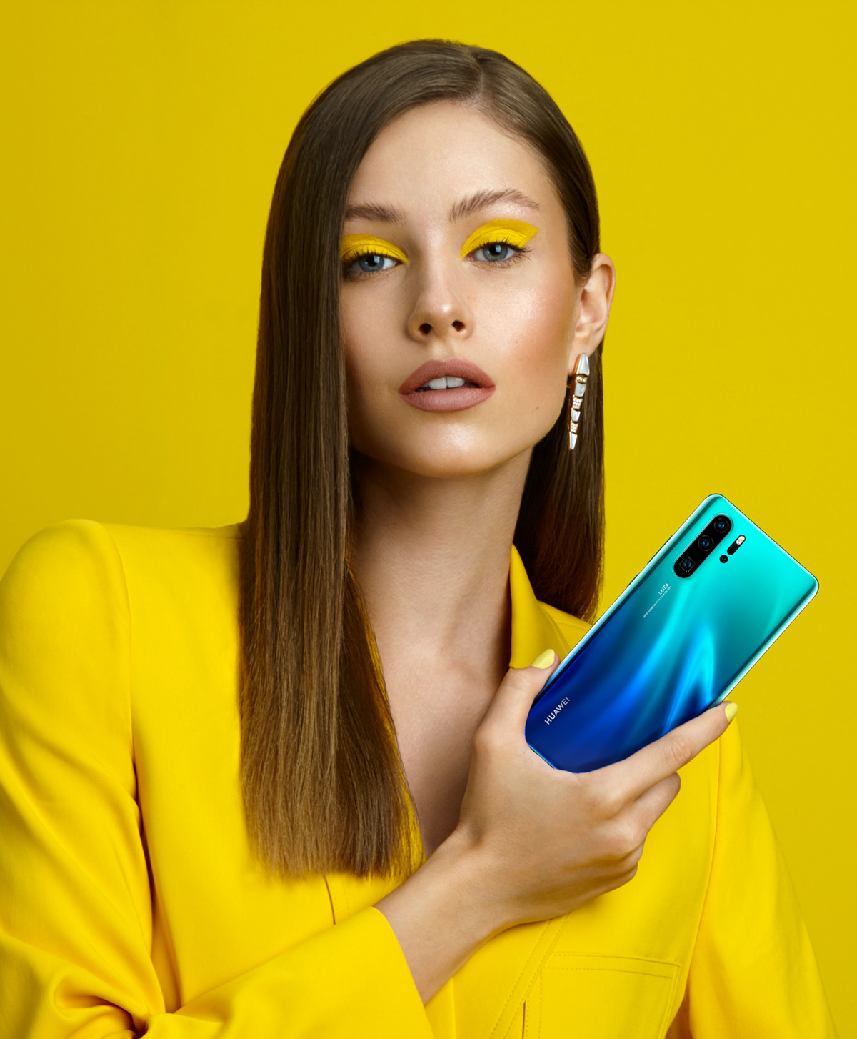 huawei advertisment high end retouch beauty retouch color skin phone editorial Leica