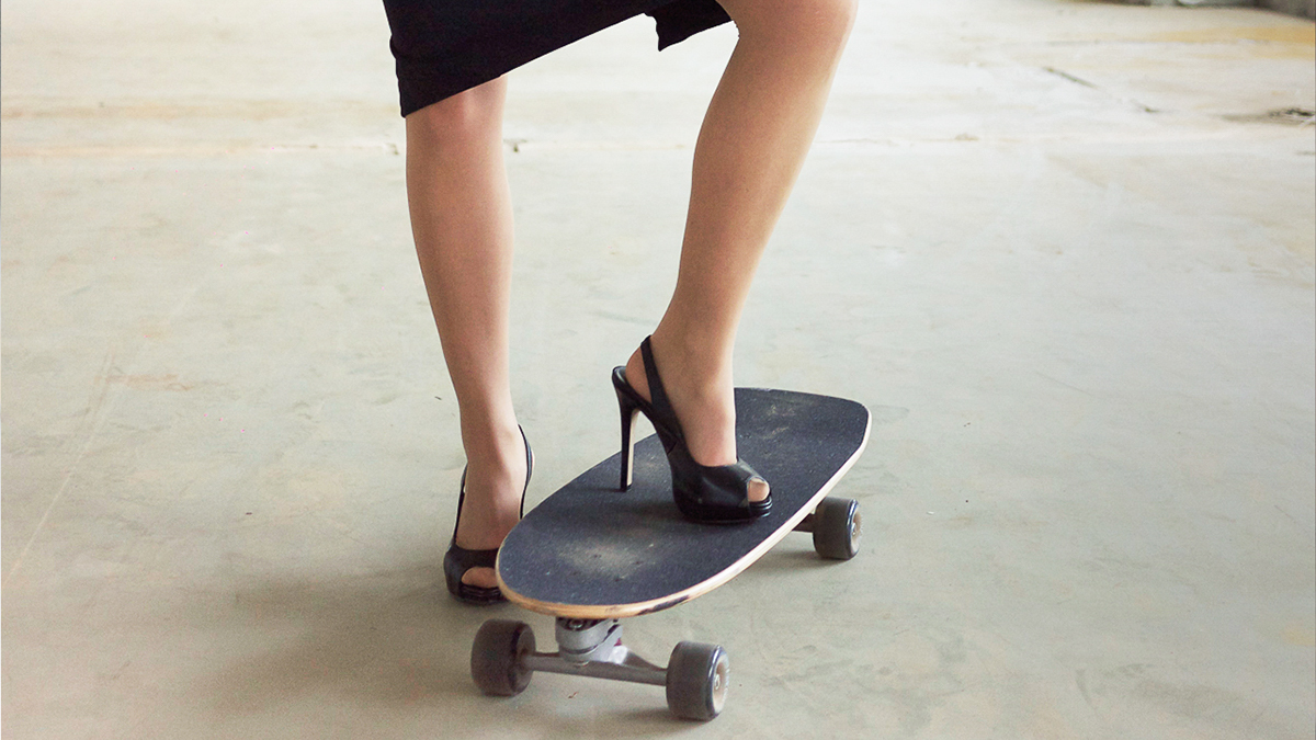 Skating LONGBOARD high heels extreme gender roles new trend rebel freedom