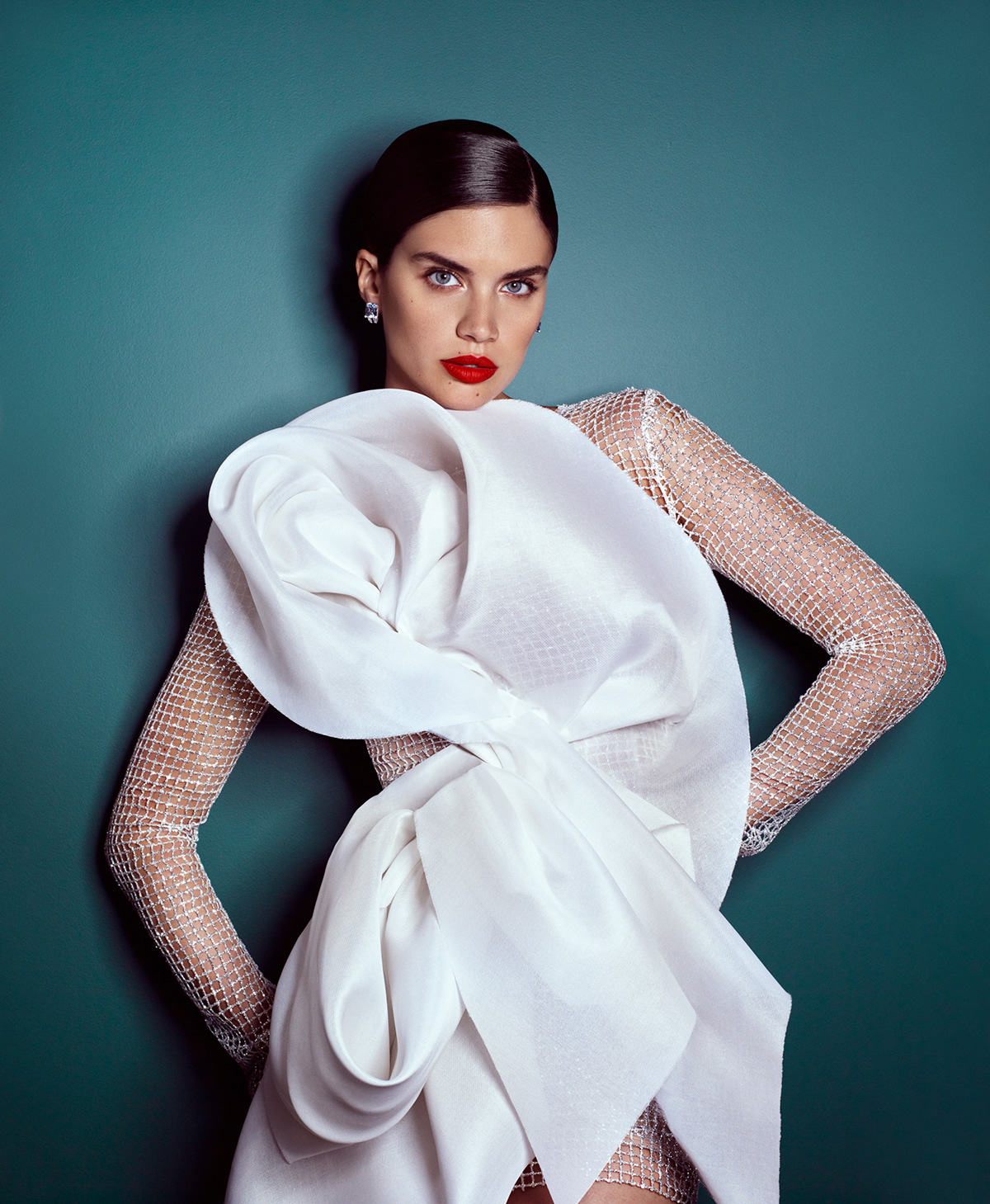 Harper's Bazaar - Sara Sampaio | Retouch on Behance