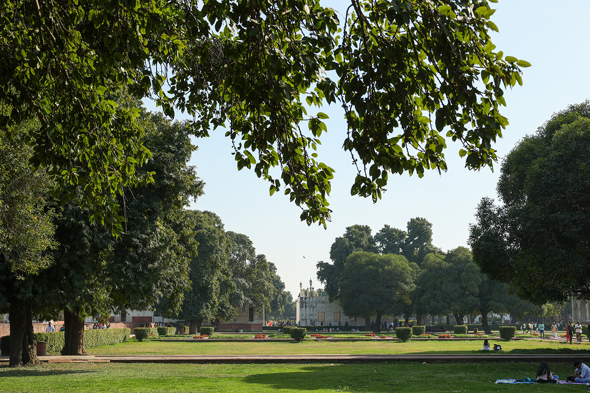 A panoramic view of the Red Fort garden.