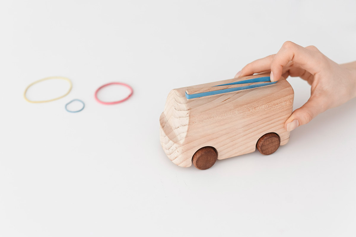 toy tobeus Exhibition  car Slingshot wood wheels Fun rubber