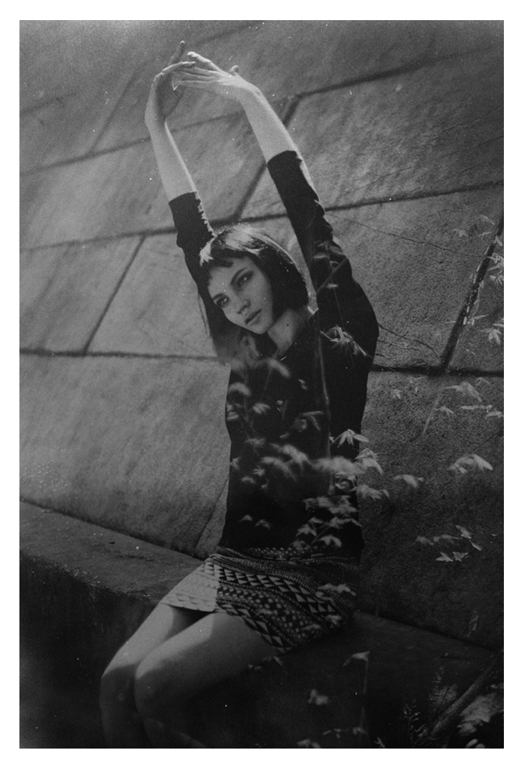 janienmizera shooting editorial allhollow magazine deborahparcesepe Black&white portrait fairytale Mystic filmnoir analog POLAROID oblivion