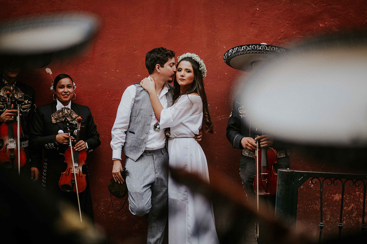 wedding mexico San Miguel Guanajuato elopement Lovers couple save the date traditional marriage Boda