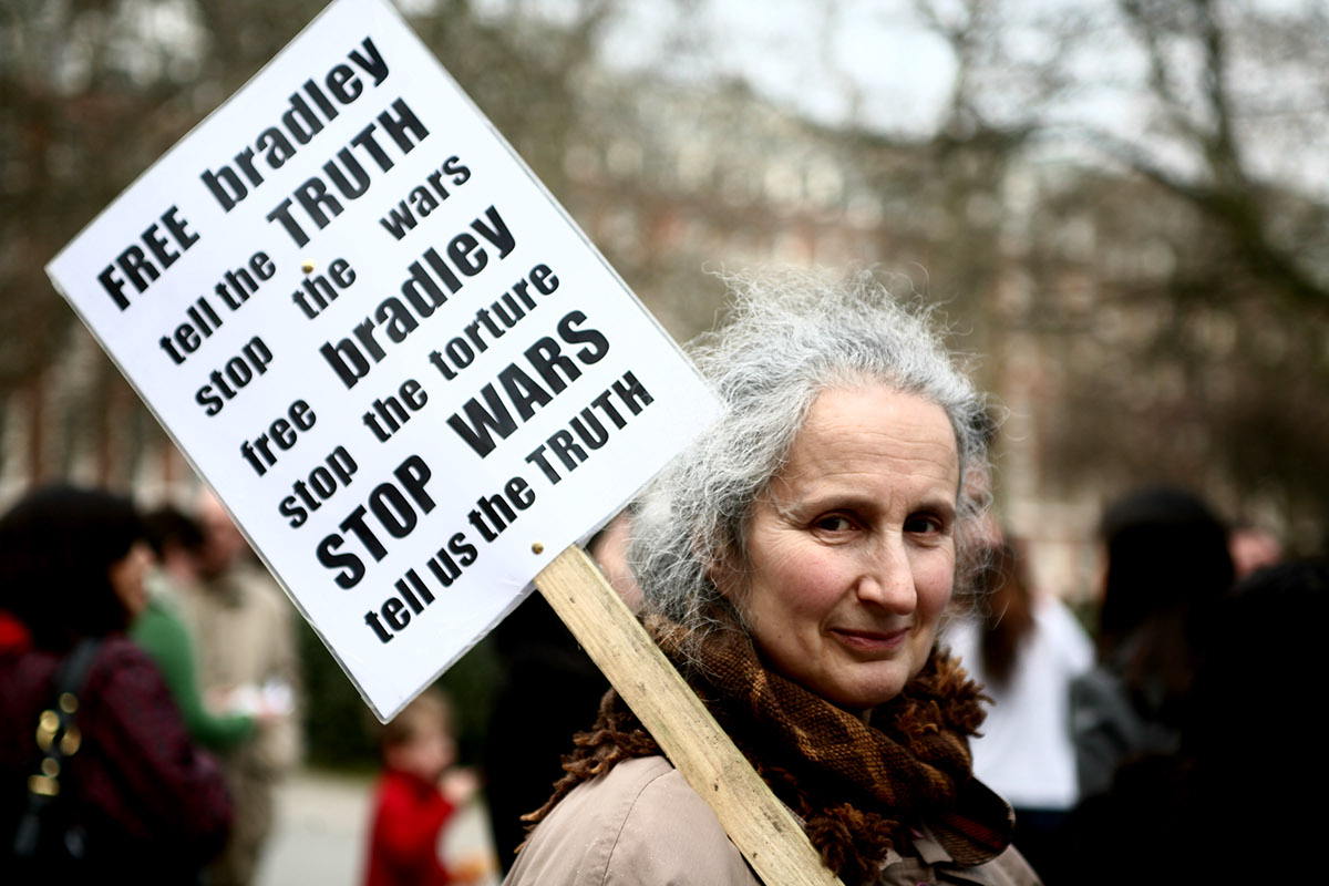 bradley manning US Embassy London grosvenor square UK protest demonstration demo soldier wikileaks