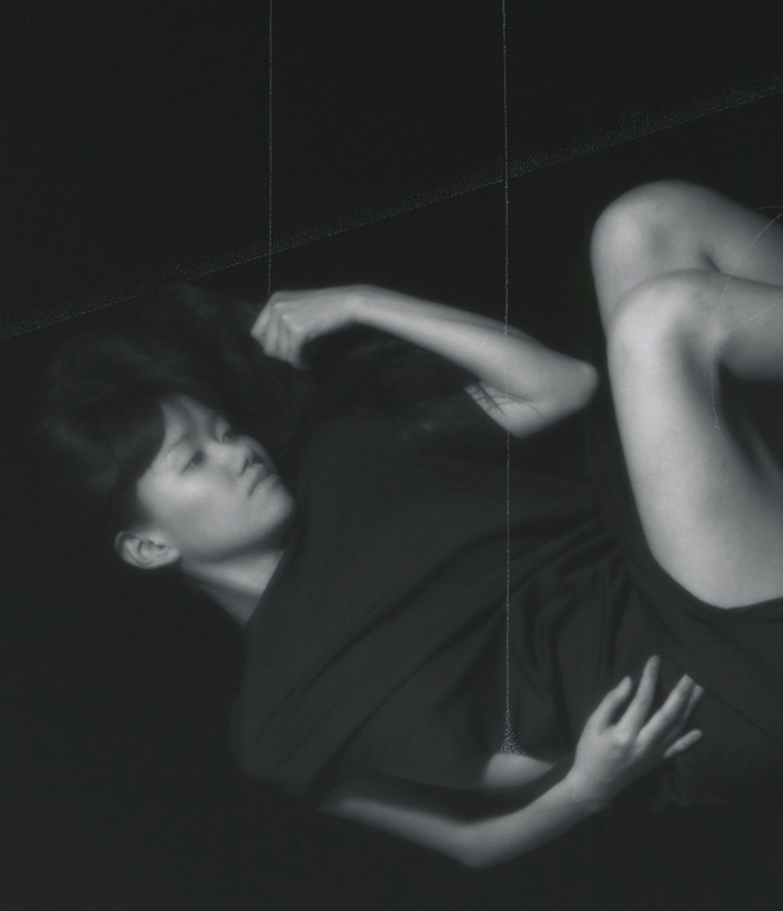 kazha imura photograph with pin scratching black and white self-portrait nude 井村一巴
