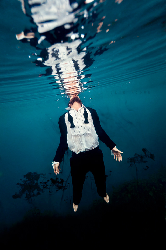  ilse moore  johan baird  blue  suit  actor  musician  man  curtain call art underwater  water  Submerged