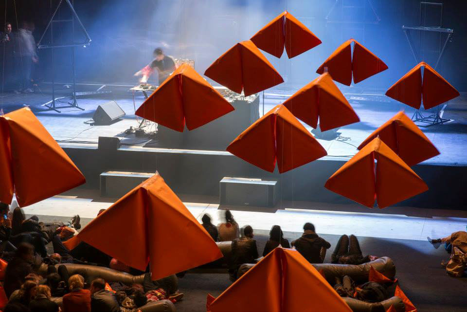 matali crasset scenography Space  design LU lieu Unique orange bag stand up product Musical festival concert