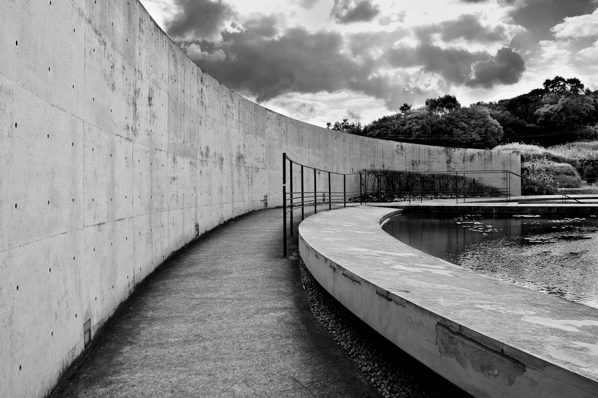 Water Temple japan Tadao Ando Awaji concrete Minimalism red light water