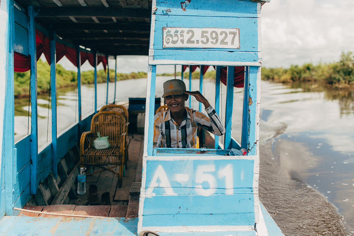 Cambodia reportage smile Travel portraits people Story telling travel photographer Cambodge reporter