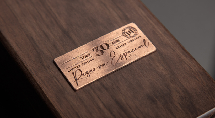 label design luxury packaging metal medal woodbox design