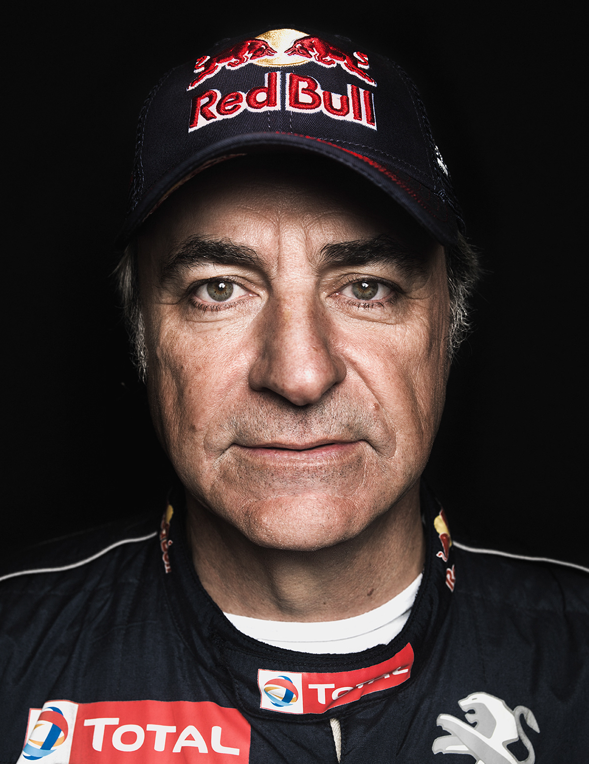PEUGEOT Red Bull dakar portrait retrato Carlos Sainz rally driver Racing