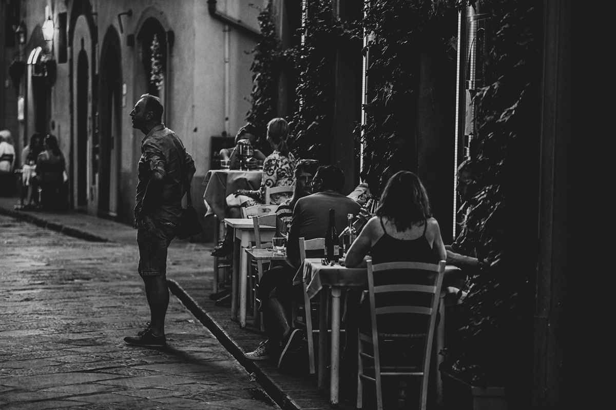 black and white Canon firenze Florence Italy lightroom Natural Light photographer street life street photography