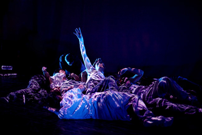 roots & routes  theatre  Performance light lighting group DANCE   acting eutropia Show