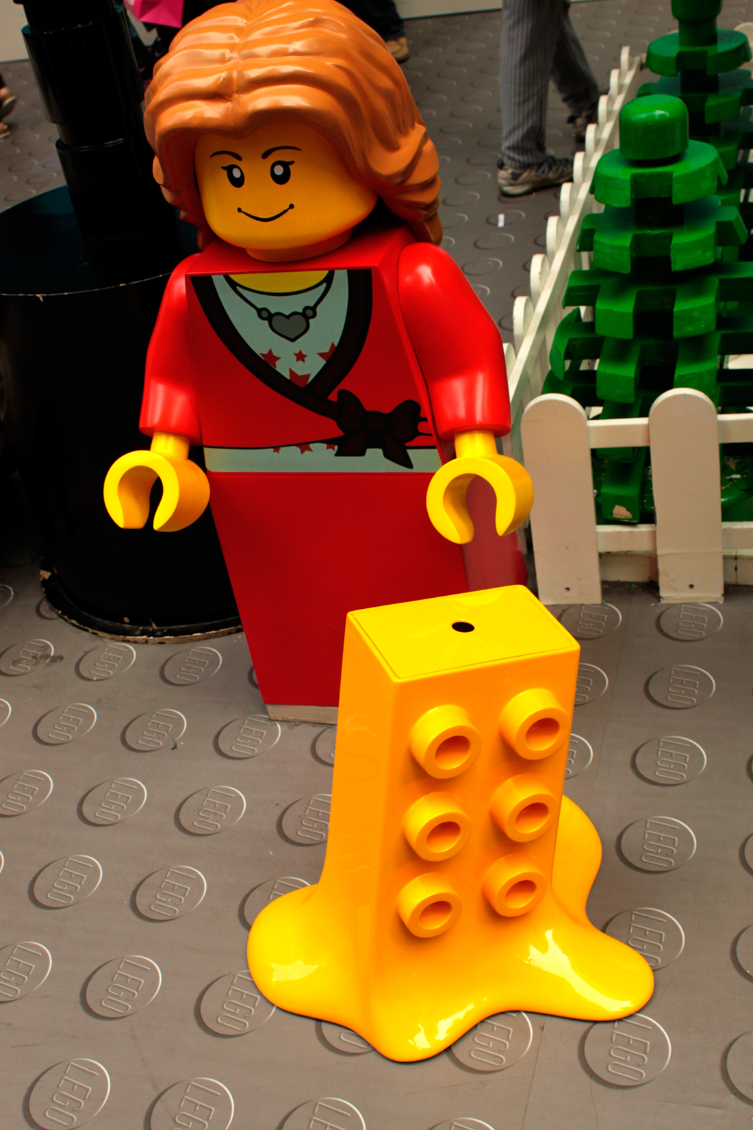 hotpan oneboxx creations LEGO yellow storage