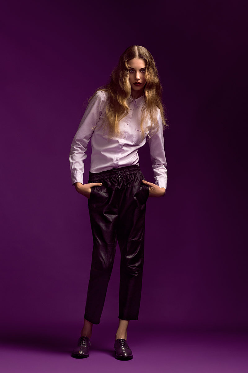 editorial jutemagazine maikenstaakphotography model purple Sporty magenta
