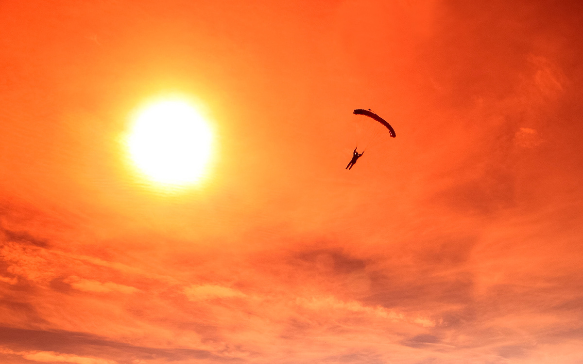 skydive sunset Icarus lucamarchioro canopy performancedesign