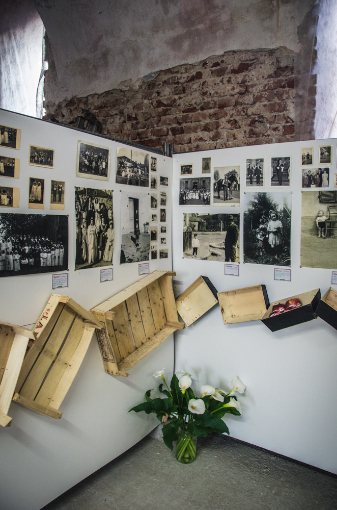 photographic exhibition history ribbon Memory