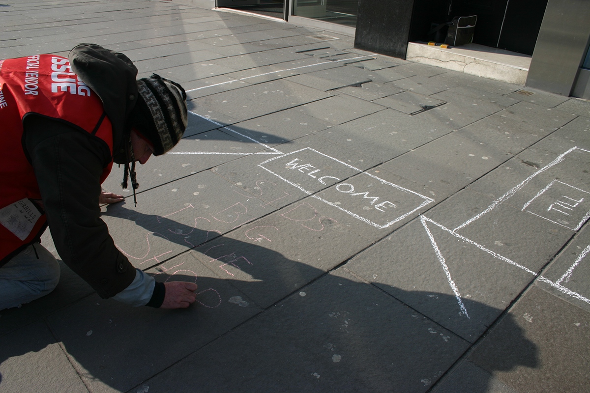 design marketing   Big Issue Street art chalk