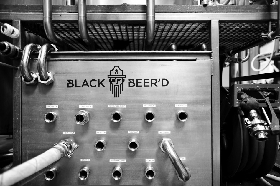beer stout oyster dark beer bottle Keg alcohol pirate sea Label drink black Ocean brew brewery
