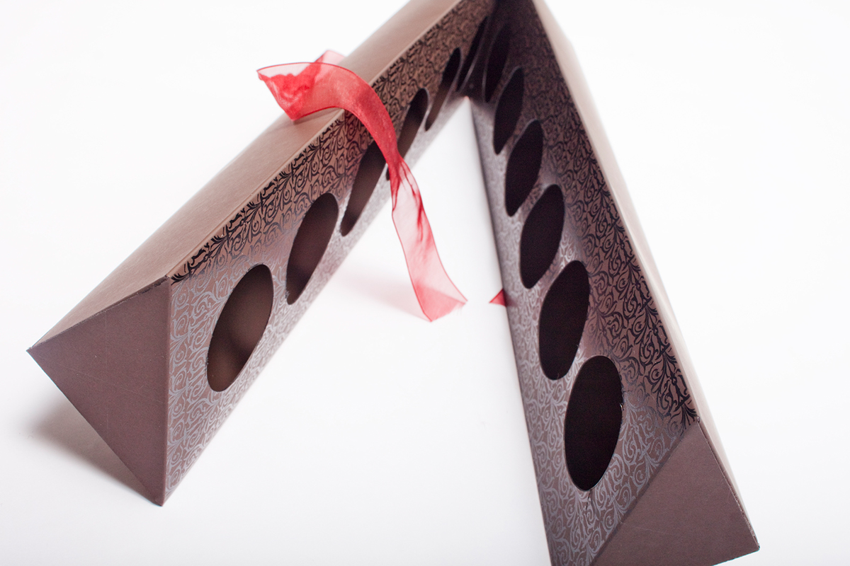 packaging design pattern chocolate design