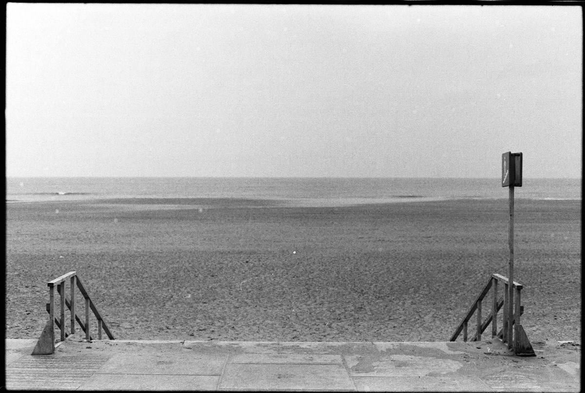 Netherlans b/w photo film photography ILFORD ID-11 self developed film black and white the hague sea Travel