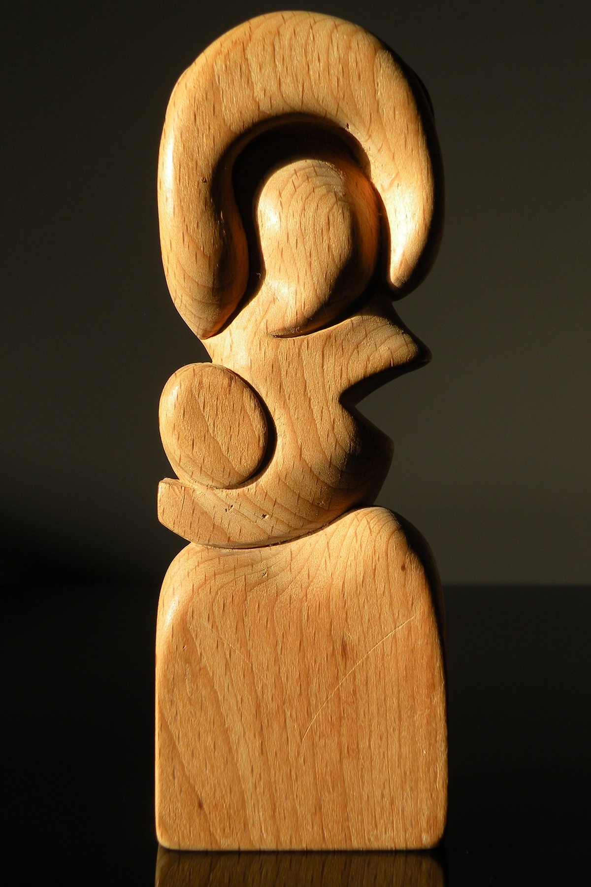wood sculpture statue Totem Nicolas Skorupka abstract woman body Direct Carving