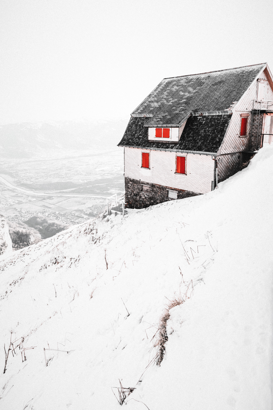 RoadTrip Switzerland vanlife winter Landscape mountains lifestyle adventure exlpore outdoors