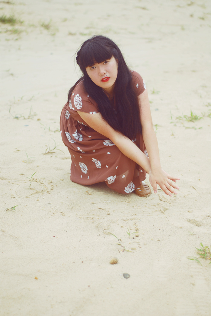 vintage chinese red lips beach Riverside girl