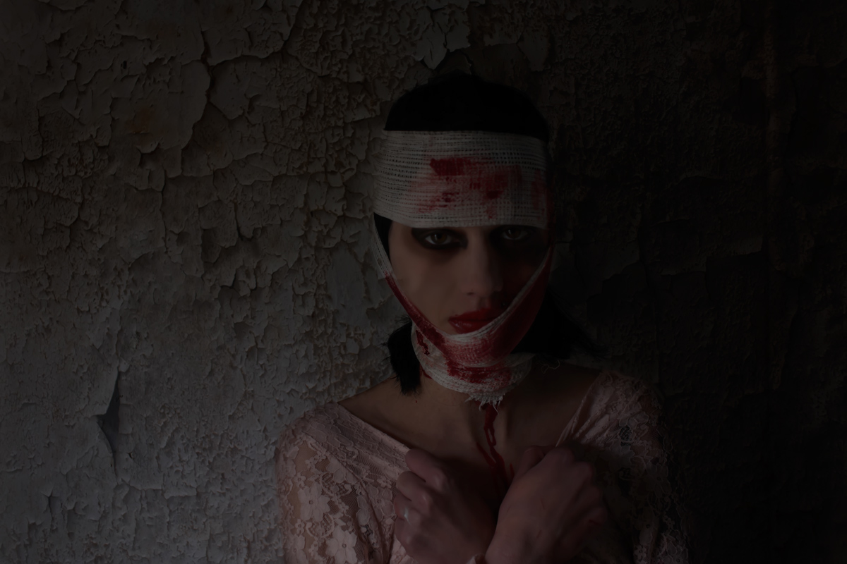 abuse  WOMAN  Horror  images  image  scar  Blood   Photography conceptual