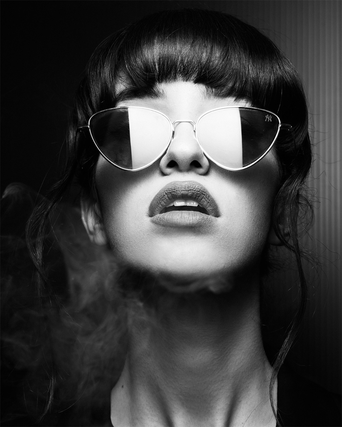 portrait noir smoke vintage beauty mood girl makeup Fashion  oldy