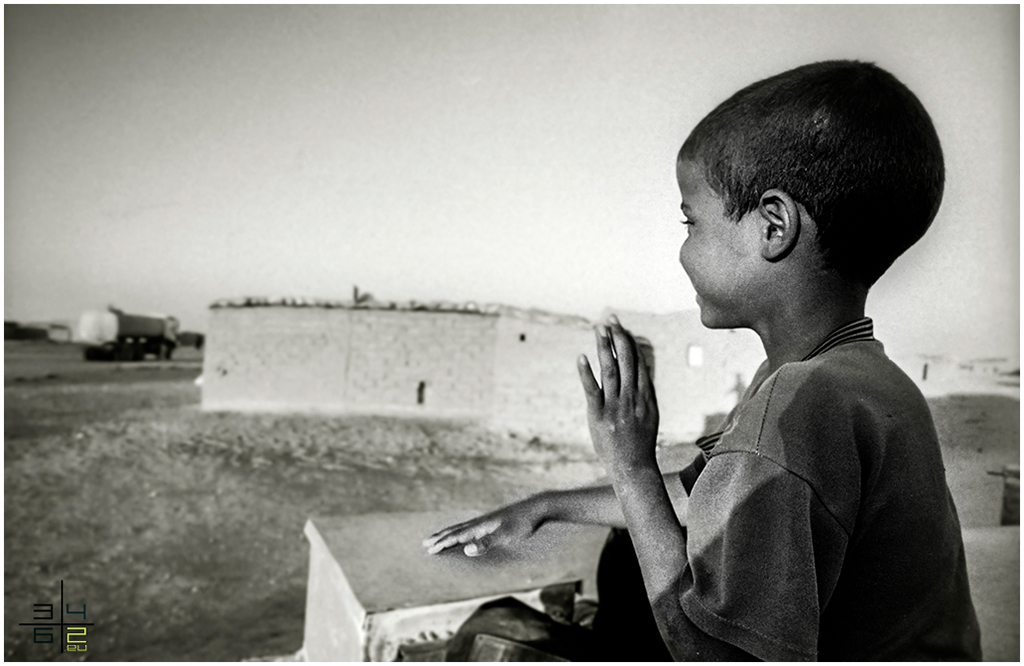 Saharawi  children  people   Africa  algeria  refugee black&whites kodak Nikon nikonscan Sahara desert