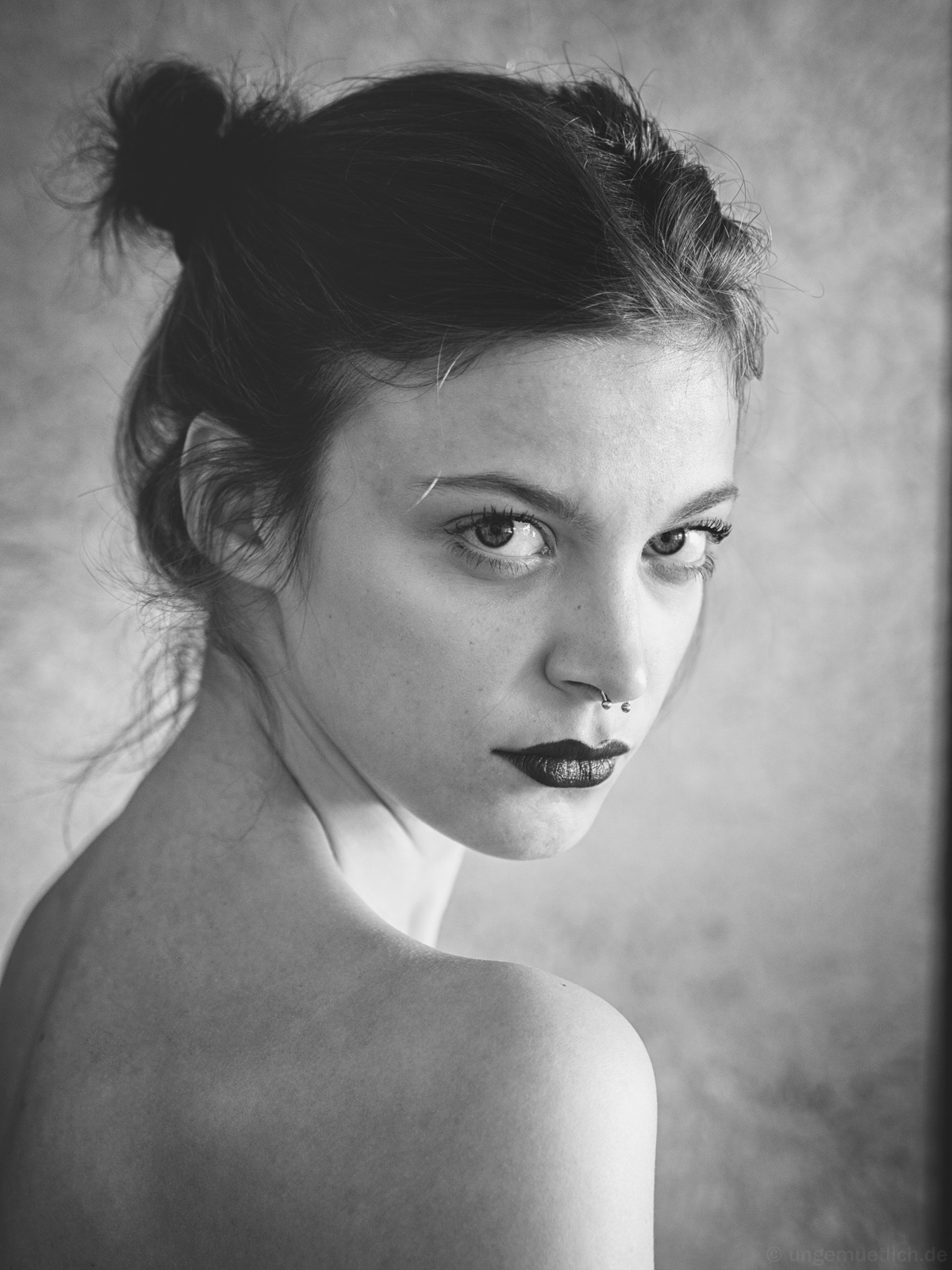 nude portrait girl Ungemuetlich Black&white
