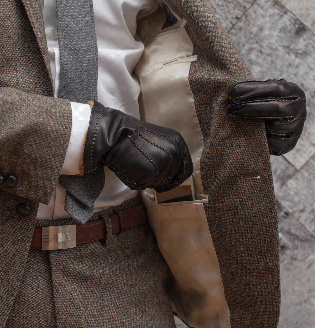 Quill & Tine gloves iphone iPad leather suit