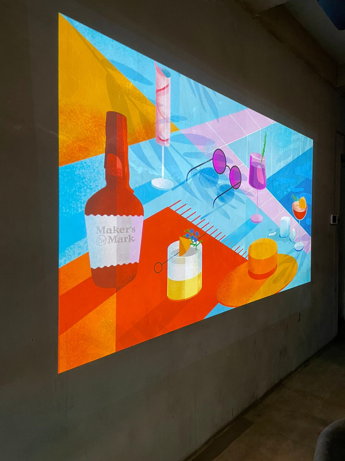 alcho bar drinks ILLUSTRATION  Mural projection restaurant screen Whiskey