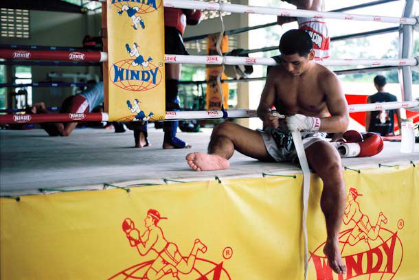 photo  Photography  photojournalism  thailand Thai siam siamese muay Boxing kick thai boxing kick boxing Fighter image status village train trainer martial art martial art deryck derek derrick Van steenderen vs verse van steenderen Thailand