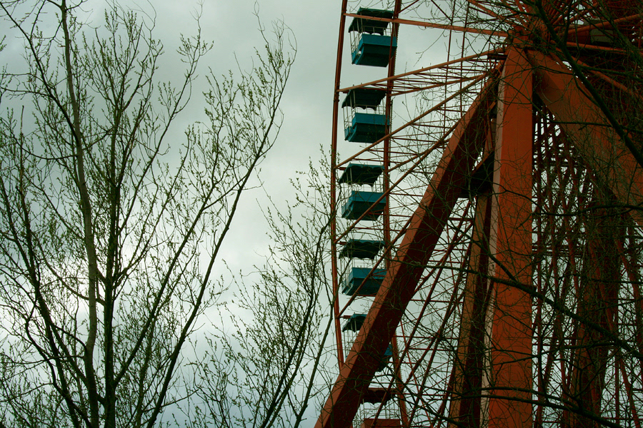 experimental Park toy spooky Dinosaur wheel amusement park Leisure park abandoned