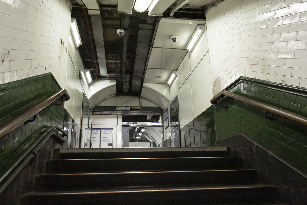 London Londres underground subway city people tunel Photography  Transport story