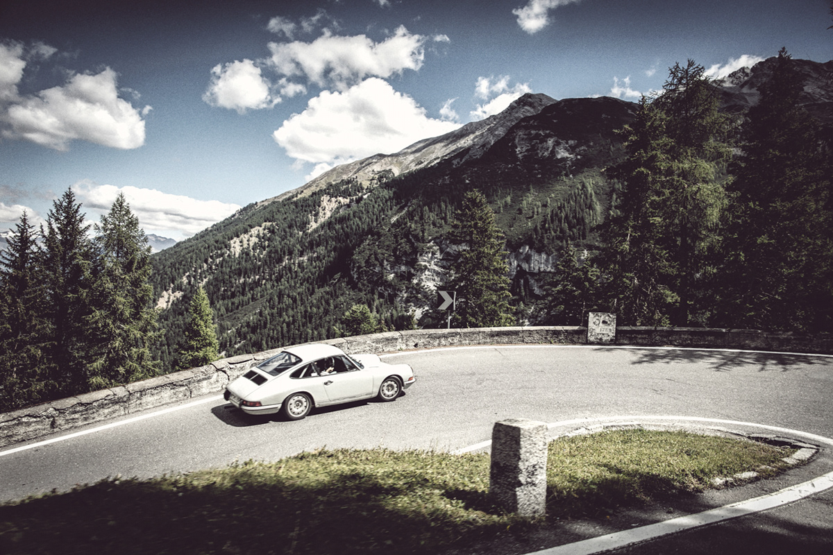 carphotographer Italy photographer photoshooting Porsche stelvio transportation