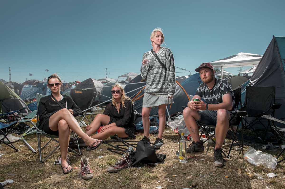 festival portraits roskilde strobist drunk dramatic lighting denmark editorial Scandinavia