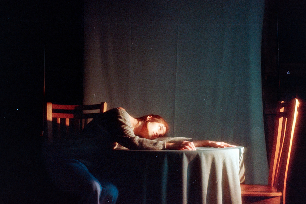 35mm analog film analogic depression Ensaio Artistico film photography kodak loneliness photoshoot film is not dead