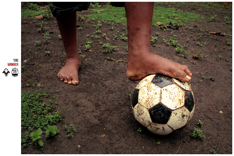 soccer kids kid jouk joukinthesky shoes play ball feet foot toe black boy girl grass moddy mod injure malaita solomon