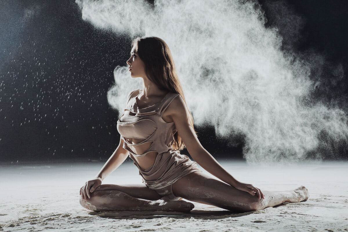 flour dynamics sport DANCE   nude мука aqua female model gym
