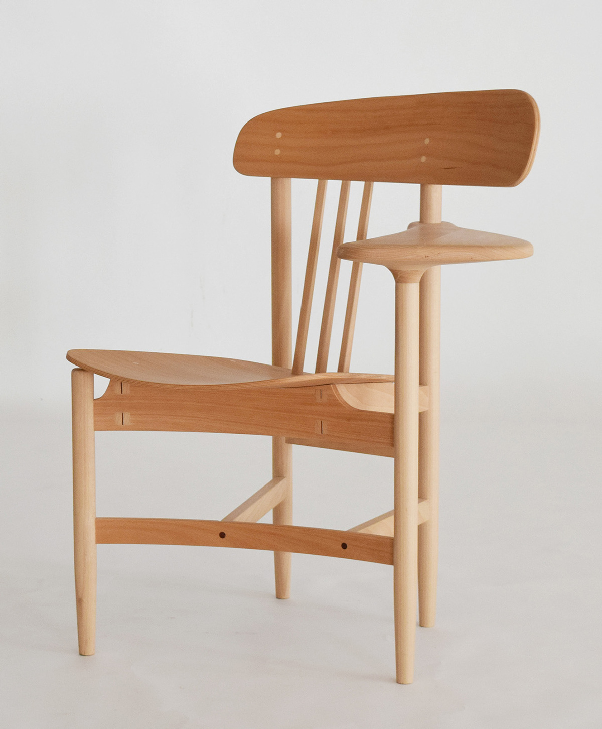 furniture design  molded plywood chair