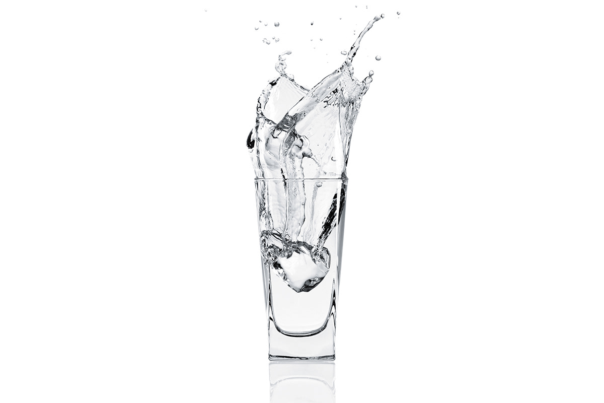 liquids drinks splashes water drips High Speed fast
