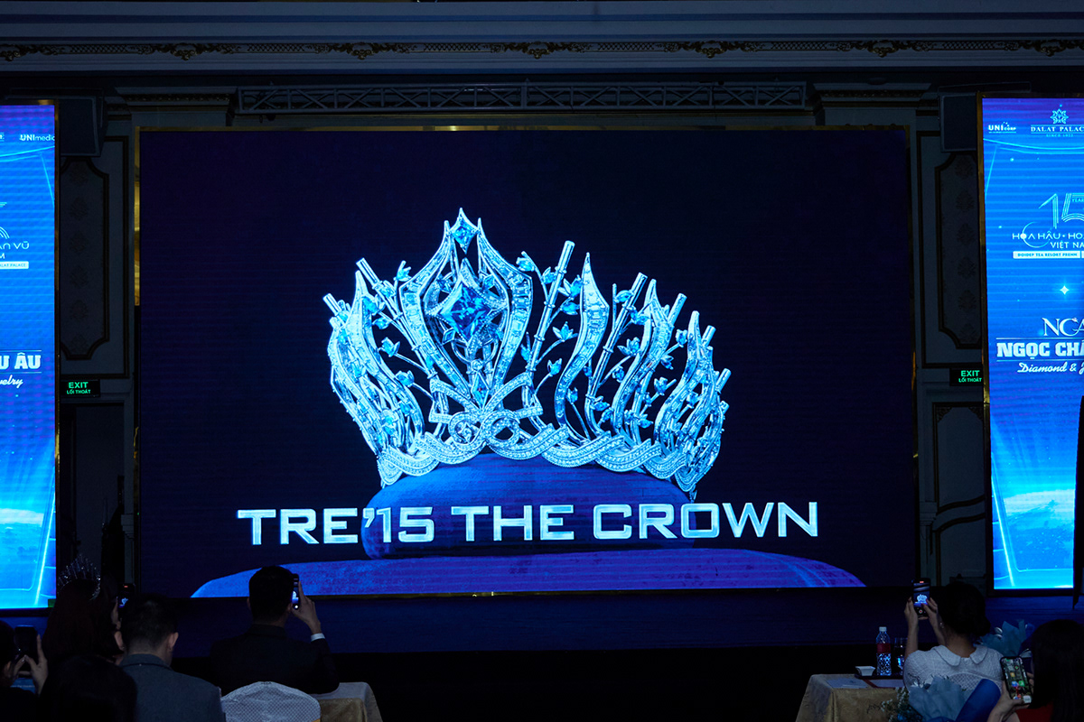crown graphic design  Event misscosmo BeautyQueen blue futuristic vietnam